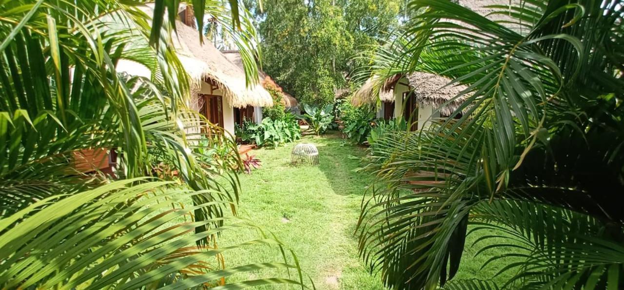 Nanas Homestay Bungalow Gili Air Luaran gambar